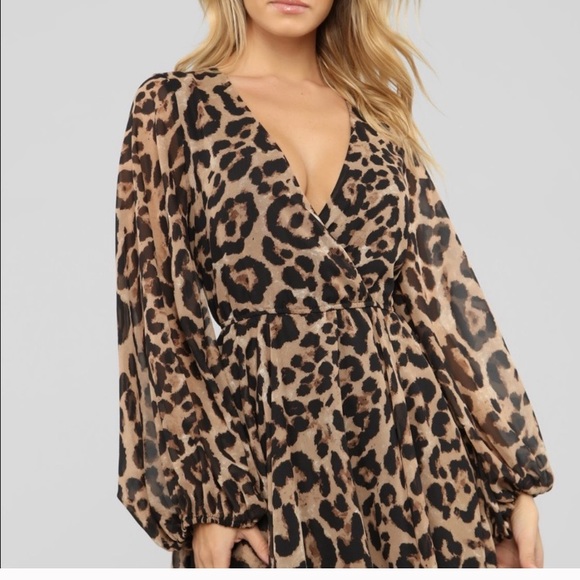 FASHION NOVA wrap dress - Picture 2 of 3